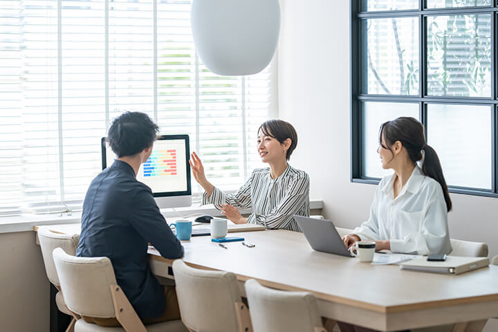 継続的に法律に則した運営を維持することができる。